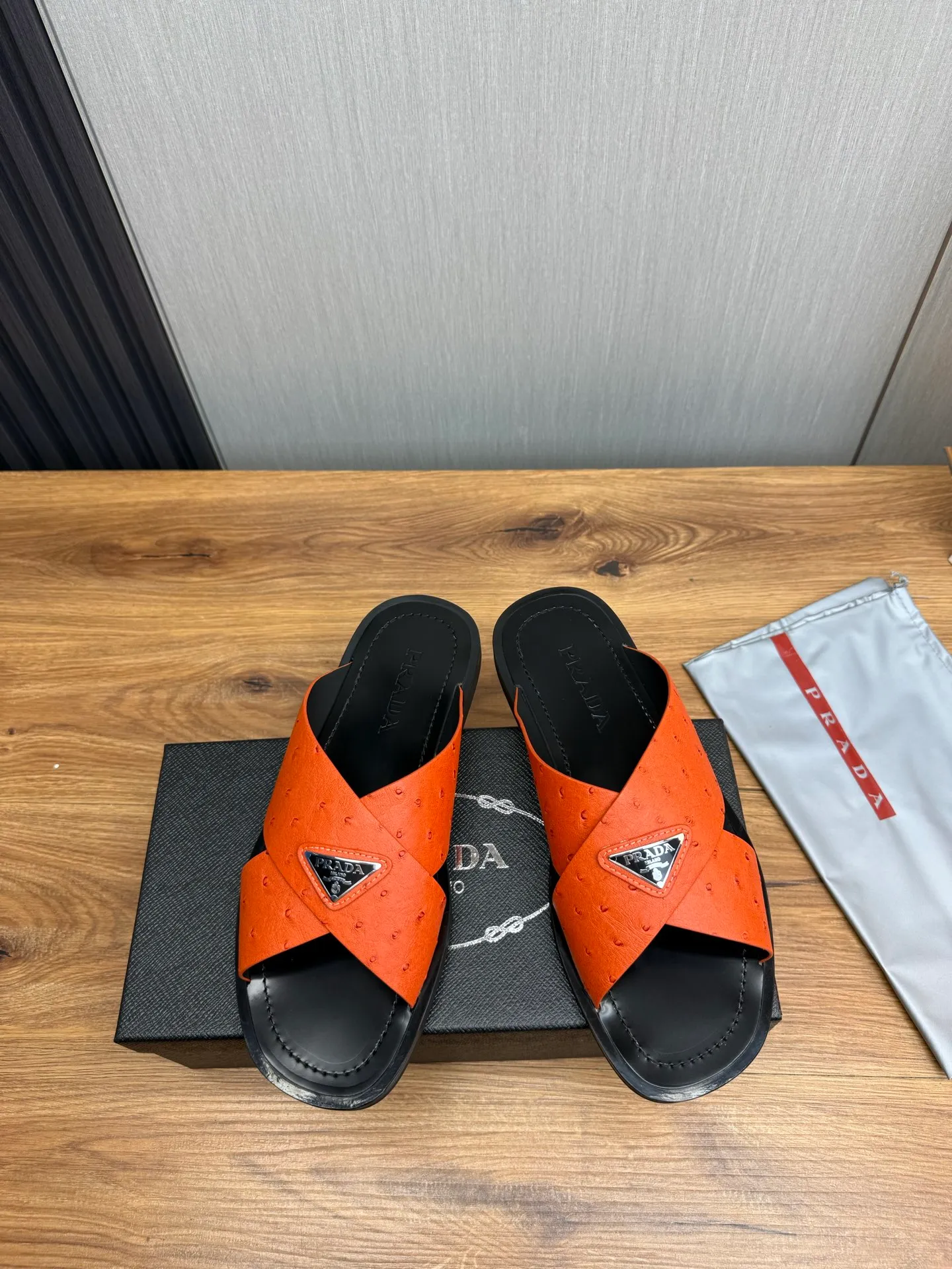 Factory price 340💰 ＰＲＡＤＡPrada - popular men's slippers hot sale 🔥 🩴Official website one to one production 38-45 sizes 45 46 🉑️Customized!